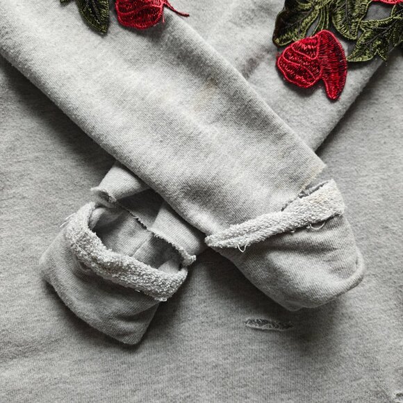 Brooklyn Karma 3D Floral Sliced Sweatshirt, SIZE Medium - Picture 2 of 6